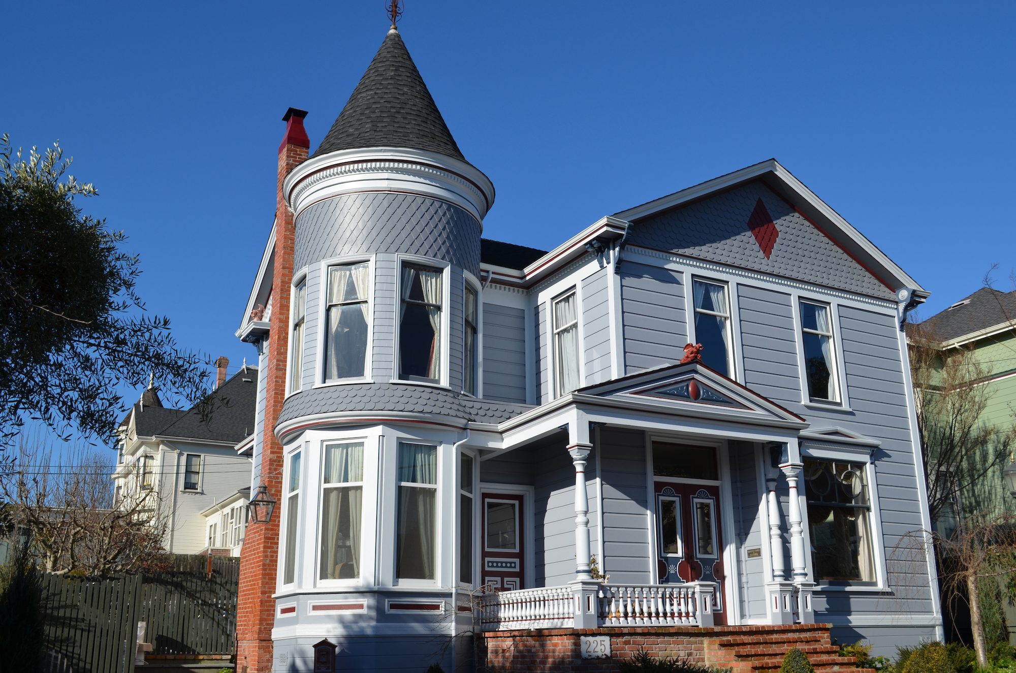 Victorian Shingle Roof Installation Petaluma