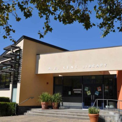 Thumbnail of http://Flat%20Roof%20Installation/Marin%20County%20School/%20Kentfield,%20CA